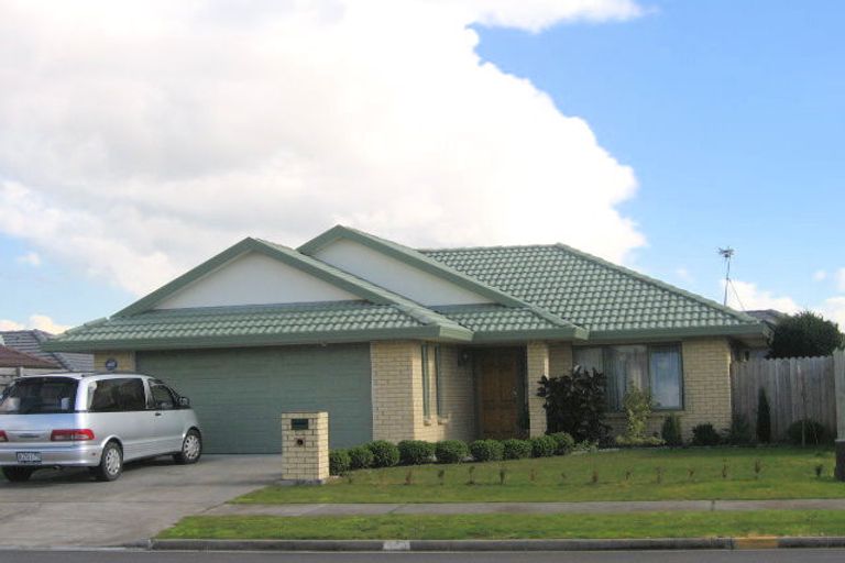 Photo of property in 79 Armoy Drive, East Tamaki, Auckland, 2016