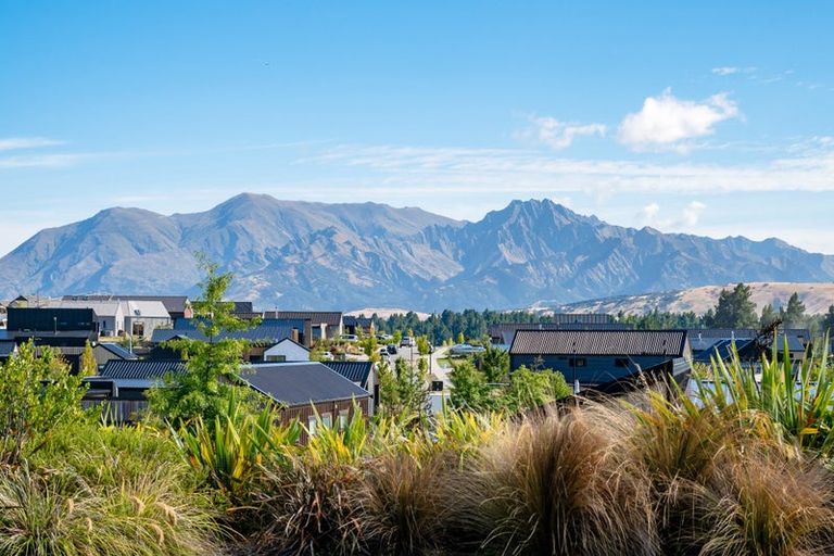 Photo of property in 38 Mount Nicholas Avenue, Wanaka, 9305