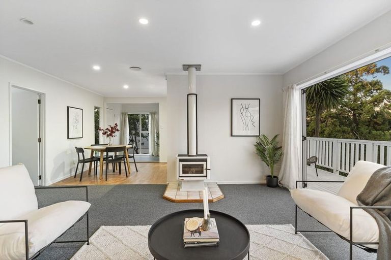 Photo of property in 413 Don Buck Road, Massey, Auckland, 0614