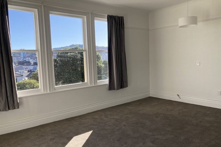 Photo of property in 11 Brougham Street, Mount Victoria, Wellington, 6011