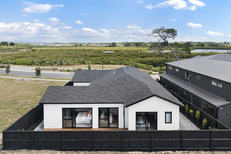 Photo of property in 51 Emerald Avenue, Rosehill, Papakura, 2113