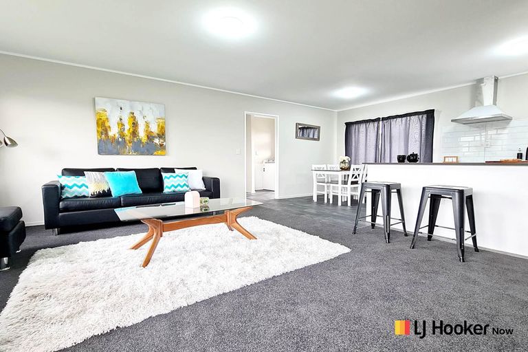 Photo of property in 11a De Bloge Place, Clendon Park, Auckland, 2103
