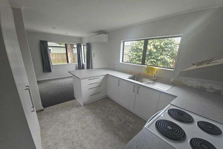 Photo of property in 35 Oxford Street, Fairfield, Hamilton, 3214