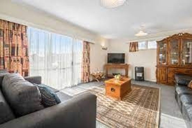 Photo of property in 90 Warspite Avenue, Cannons Creek, Porirua, 5024