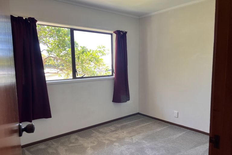 Photo of property in 2/169 Onewa Road, Birkenhead, Auckland, 0626