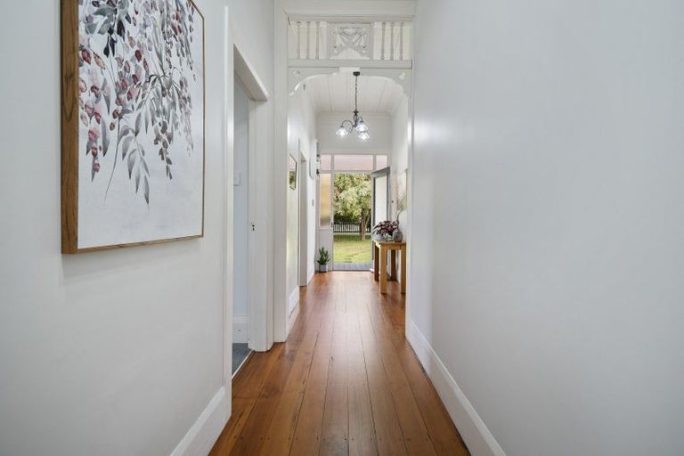 Photo of property in 37 Grey Street, Marton, 4710