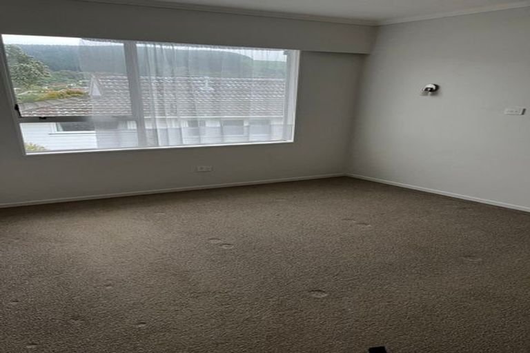 Photo of property in 1/4 Florio Terrace, Tawa, Wellington, 5028