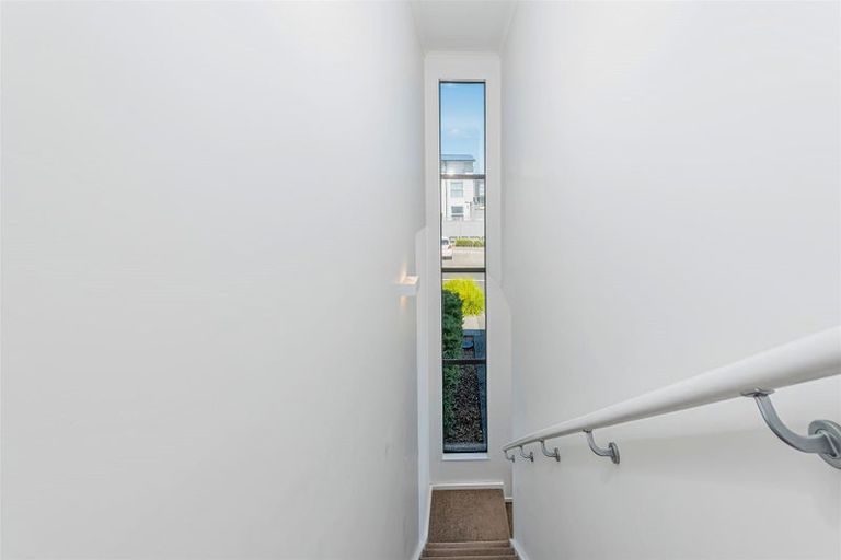 Photo of property in 42 Sidney Wallingford Way, Hobsonville, Auckland, 0616