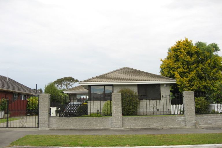 Photo of property in 2 Waratah Street, Avondale, Christchurch, 8061