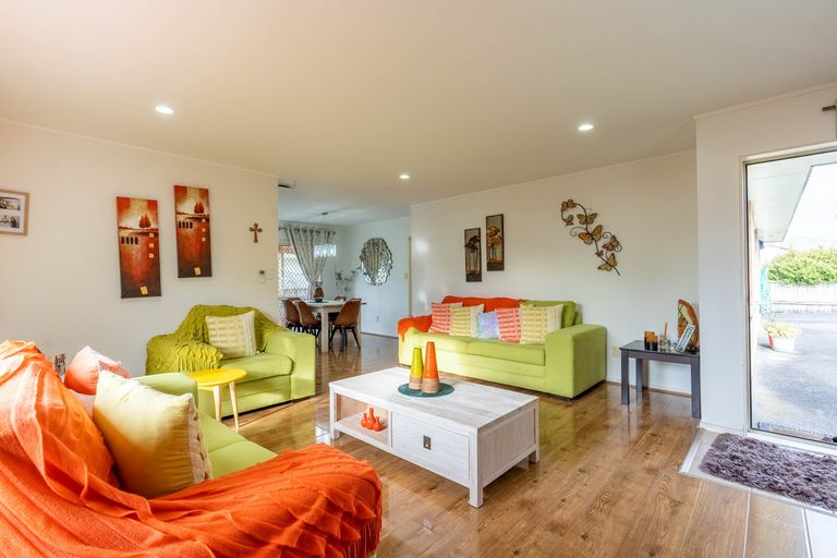 Photo of property in 5 Camberley Court, Manurewa East, Auckland, 2102