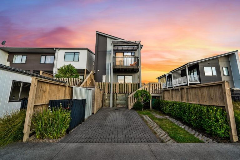 Photo of property in 24 Pukewhero Rise, Westgate, Auckland, 0614