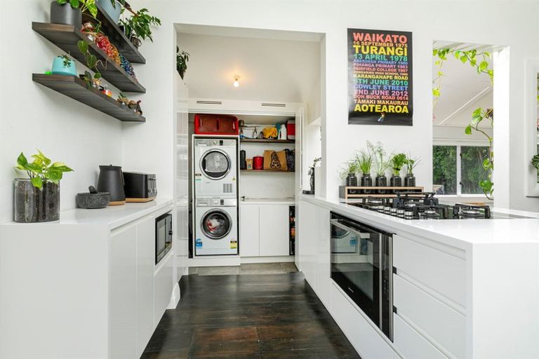 Photo of property in 5 Don Buck Road, Henderson, Auckland, 0614