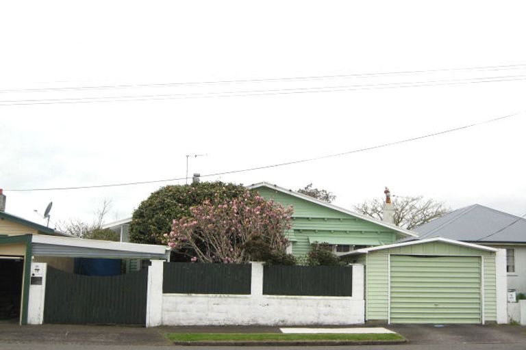 Photo of property in 13 Lyn Street, Lynmouth, New Plymouth, 4310