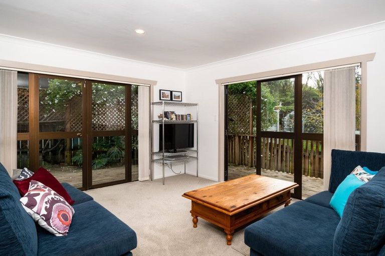 Photo of property in 1/7 Juneau Place, Glendene, Auckland, 0602