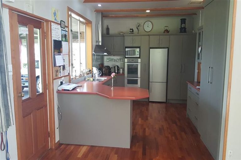 Photo of property in 9 Pembroke Street, Waimate, 7980