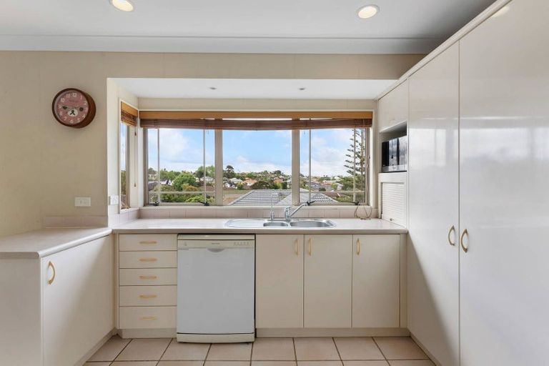 Photo of property in 22 Westview Court, Somerville, Auckland, 2014