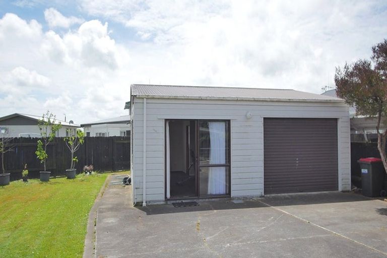 Photo of property in 3 Apollo Parade, Milson, Palmerston North, 4414
