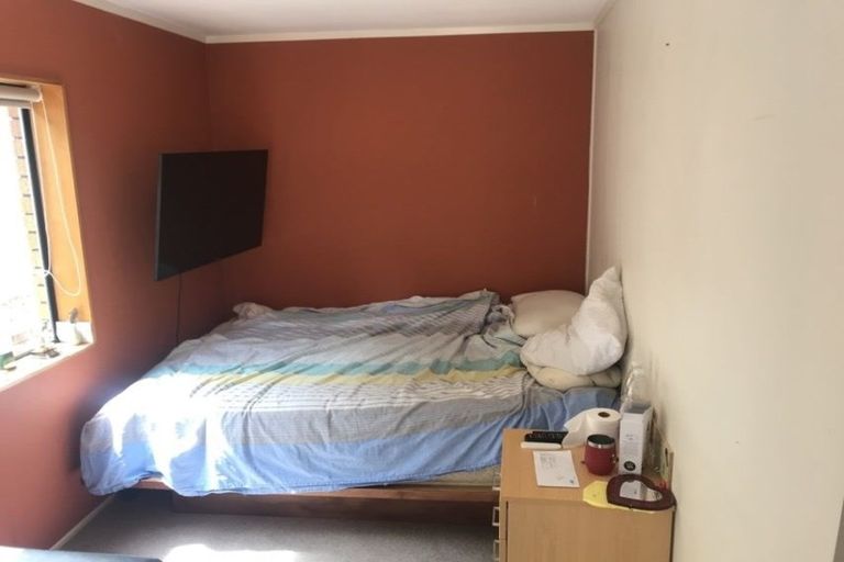 Photo of property in 43 Greenvalley Rise, Glenfield, Auckland, 0629