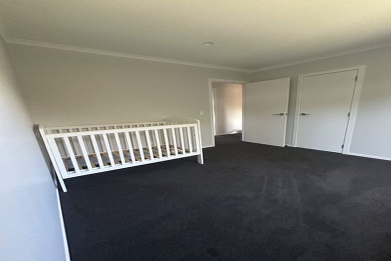 Photo of property in 15a Barton Grove, Naenae, Lower Hutt, 5011