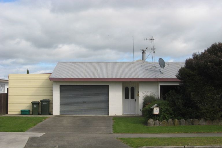 Photo of property in 10 Puriri Crescent, Edgecumbe, 3120
