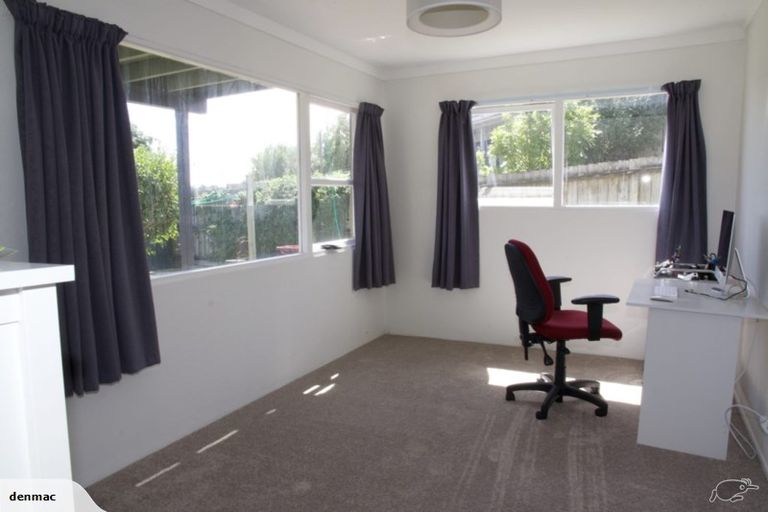 Photo of property in 24 Woodman Drive, Tawa, Wellington, 5028