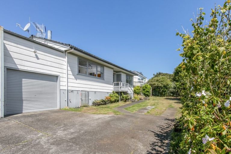 Photo of property in 3/11 Ridgemount Rise, Mangere Bridge, Auckland, 2022