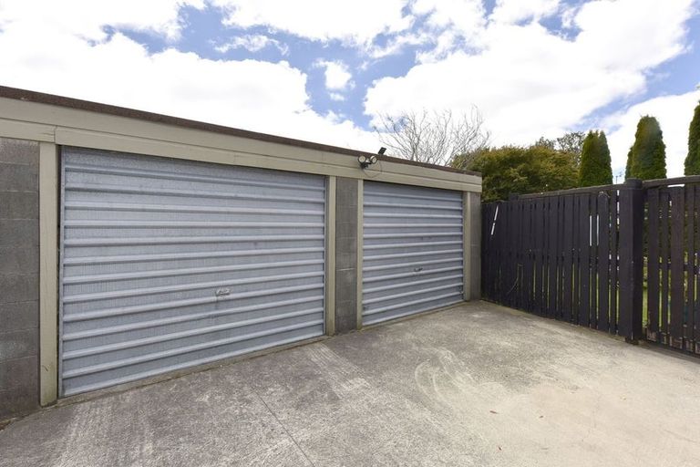 Photo of property in 2/8 Bowen Street, Upper Riccarton, Christchurch, 8041