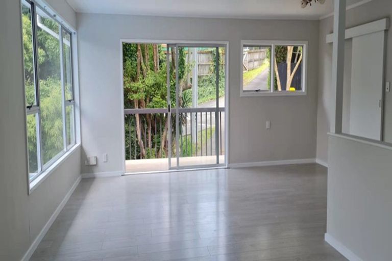 Photo of property in 2/663 Beach Road, Rothesay Bay, Auckland, 0630