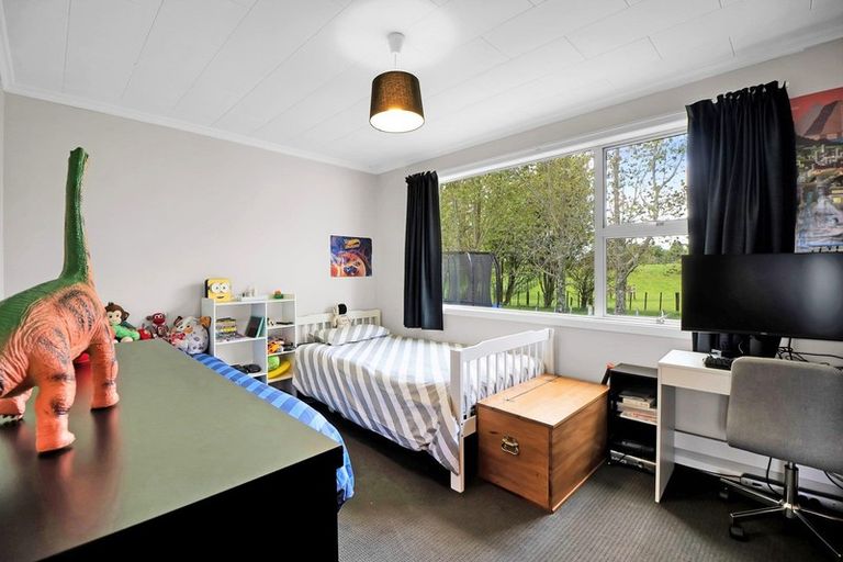 Photo of property in 10 Karaka Street, Inglewood, 4330