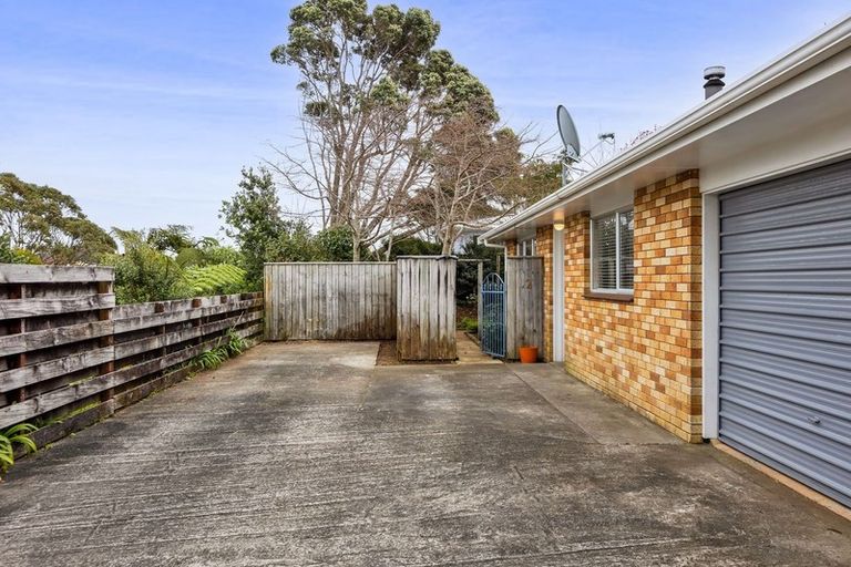 Photo of property in 2/6 Hood Place, Spotswood, New Plymouth, 4310