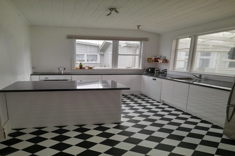 Photo of property in 15 Kelvin Street, Aramoho, Whanganui, 4500