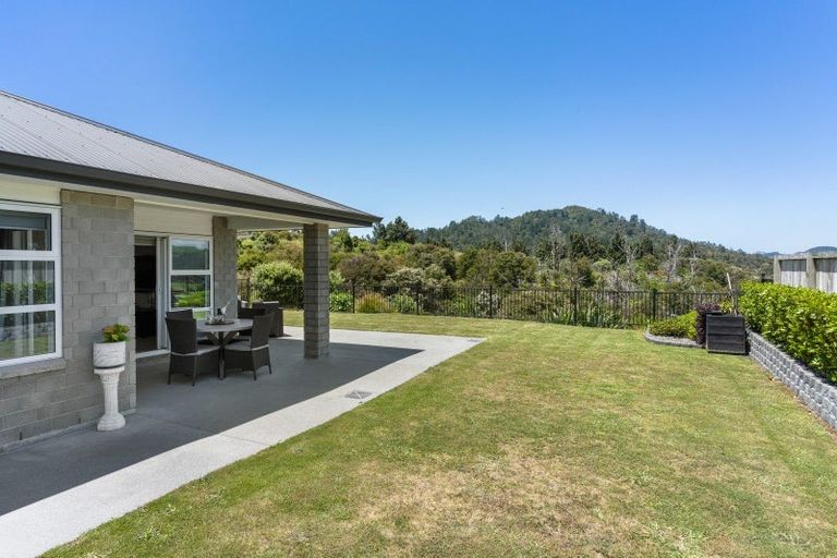 Photo of property in 17 Manatu Close, Whangamata, 3691