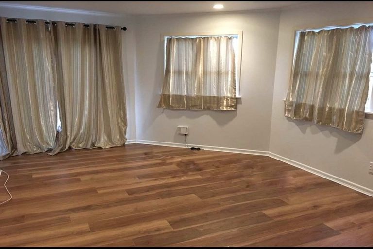 Photo of property in 62 Saddleback Rise, Murrays Bay, Auckland, 0630