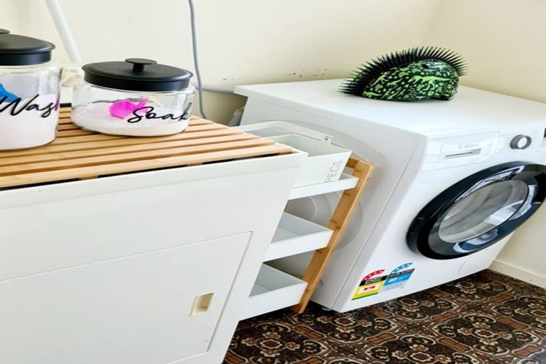 Photo of property in 125 Mark Avenue, Grenada Village, Wellington, 6037