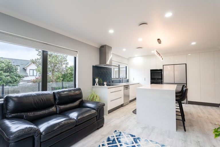 Photo of property in 13 Claverton Grove, Churton Park, Wellington, 6037