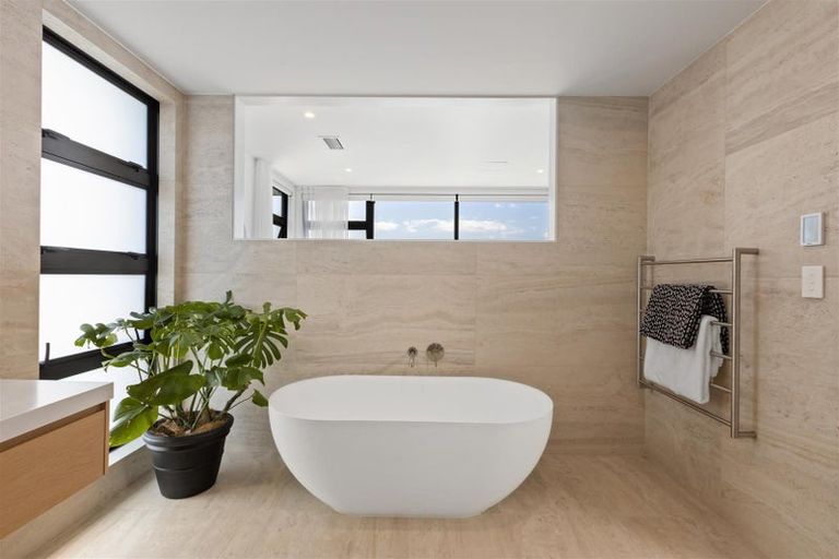 Photo of property in 17 Lansdowne Street, Bayswater, Auckland, 0622