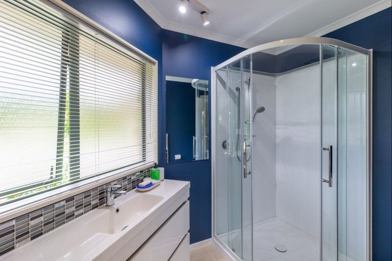 Photo of property in 28 Waipuna Grove, Levin, 5571