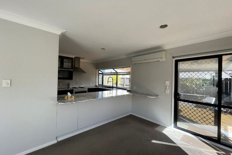 Photo of property in 2/16 Nogat Avenue, Papatoetoe, Auckland, 2024