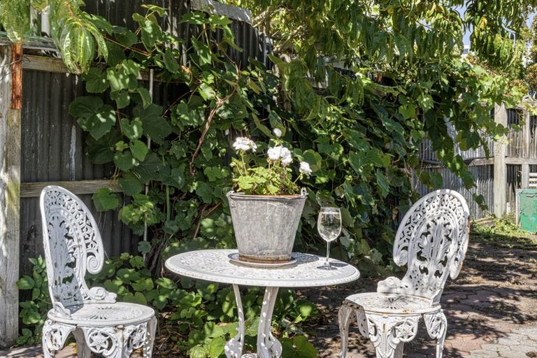 Photo of property in 37 Sylvan Street, Hillmorton, Christchurch, 8024