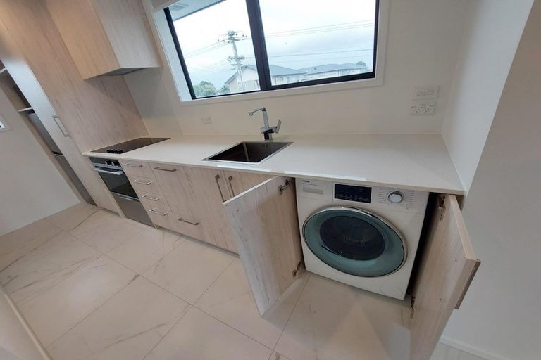 Photo of property in 2/87 Taikata Road, Te Atatu Peninsula, Auckland, 0610