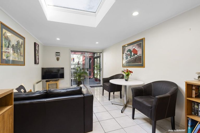 Photo of property in 72 Montreal Grove, Kingston, Wellington, 6021