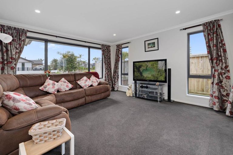 Photo of property in 10 Sophora Place, Papamoa Beach, Papamoa, 3118