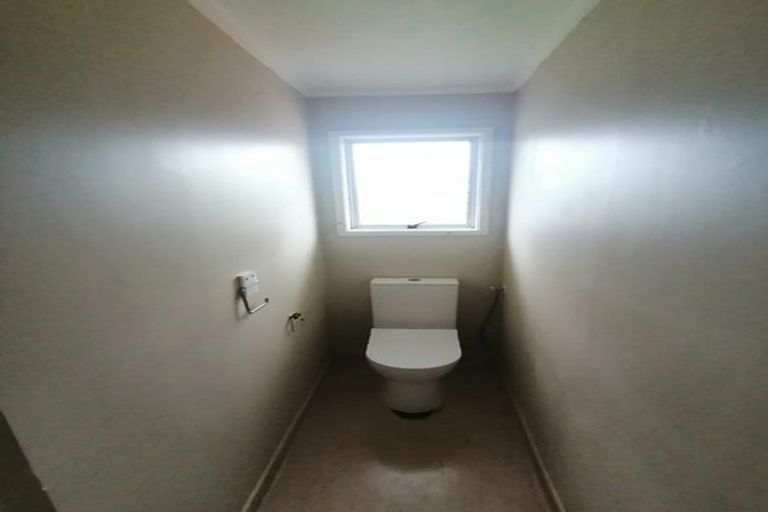 Photo of property in 4 Backhurst Grove, Massey, Auckland, 0614