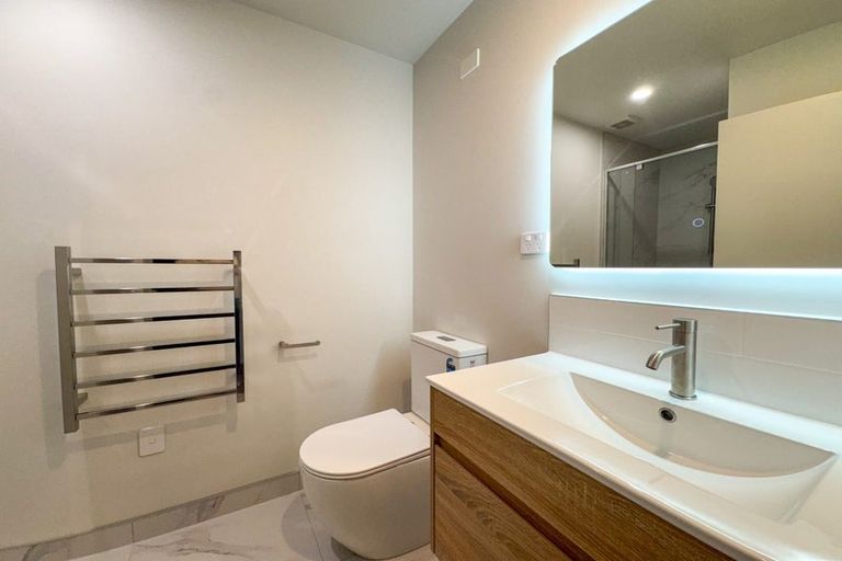 Photo of property in 7/6 James Street, Bayview, Auckland, 0629