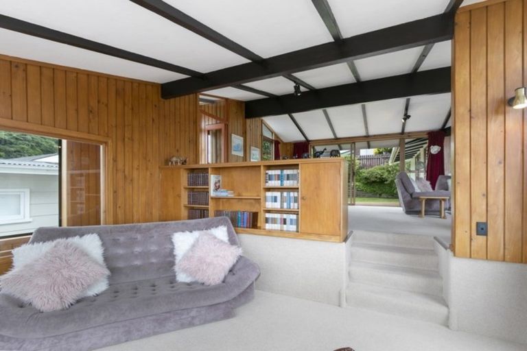 Photo of property in 16 Hibiscus Grove, Maungaraki, Lower Hutt, 5010