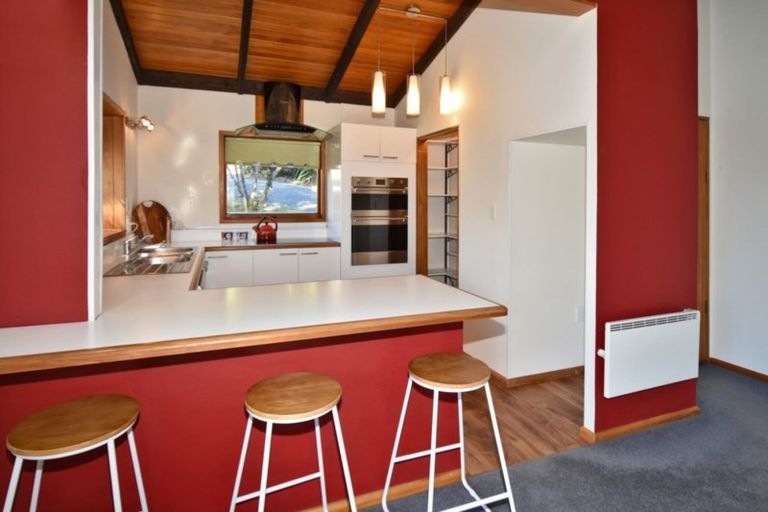 Photo of property in 18 Evans Pass Road, Sumner, Christchurch, 8081