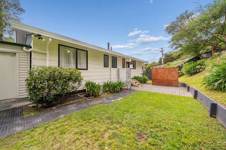 Photo of property in 2a Pokaka Street, Birchville, Upper Hutt, 5018