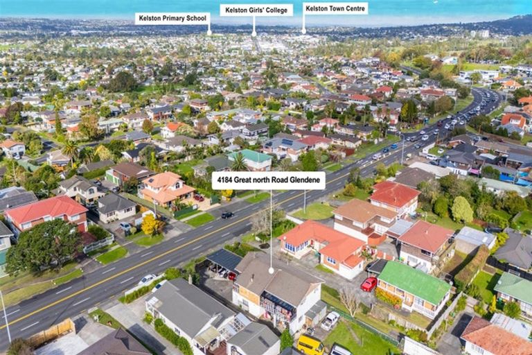 Photo of property in 4184 Great North Road, Glendene, Auckland, 0602