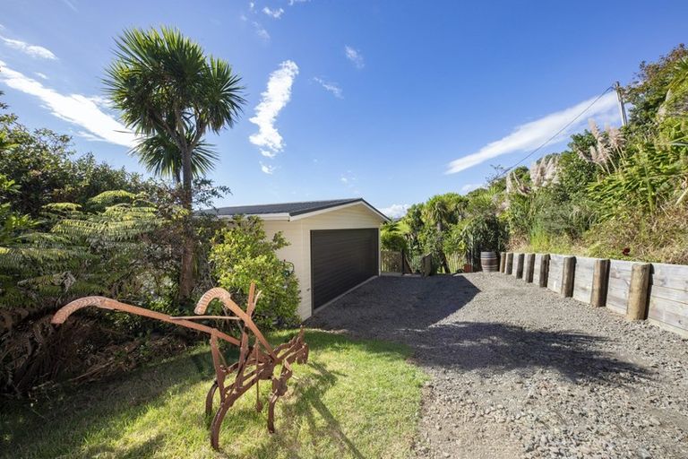 Photo of property in 85 Piha Road, Piha, New Lynn, 0772