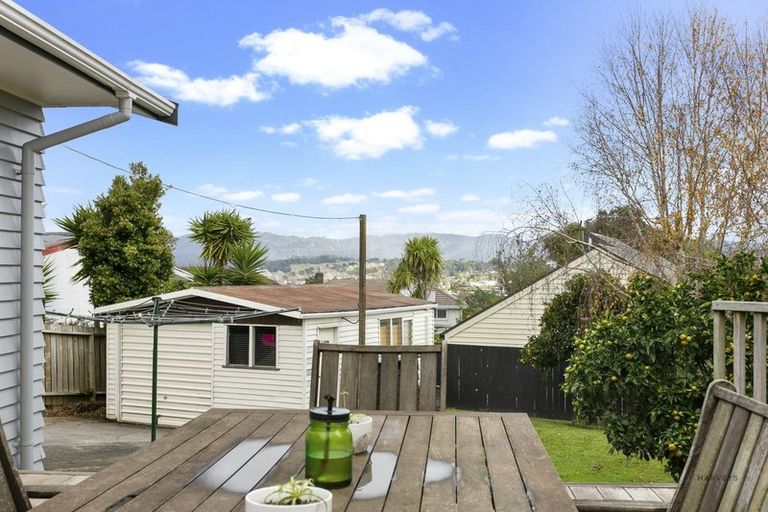 Photo of property in 26 Waitaki Street, Henderson, Auckland, 0612